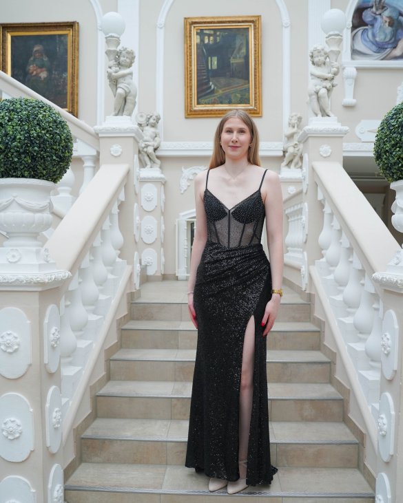 Abendkleid in Schwarz für den Herbst bei Laue Festmoden