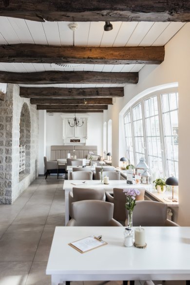 Innenansicht vom Café Osterhof bei Laue