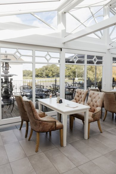 Innenansicht vom Café Osterhof bei Laue