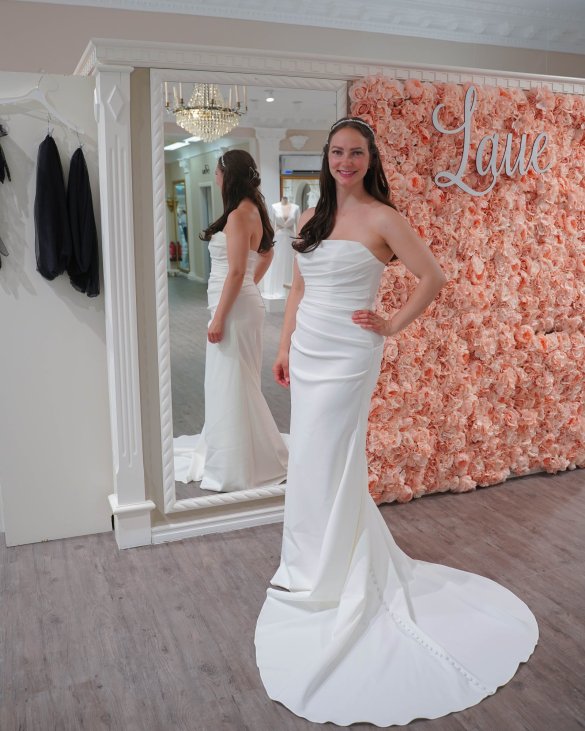 Fit-an-Flair Meerjungfrau Brautkleid bei Laue Festmoden