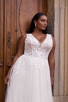 Tres Chic Brautkleider – Die aktuelle Brautkleider Kollektion 2027 43