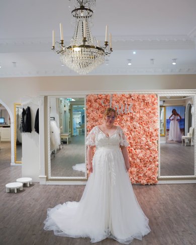 A-Linien-Brautkleid bei Laue Festmoden