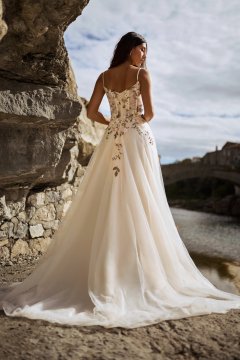 Tres Chic Brautkleider – Die aktuelle Brautkleider Kollektion 2027 30