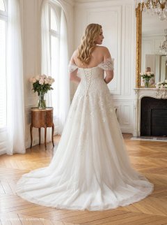 Amera Vera Curvy Brautkleider – Curvy Brautkleider von Amera Vera Grande aus der Kollektion 2027 7
