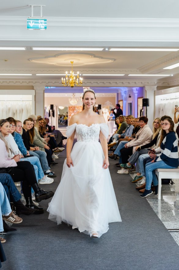 Einzelbild Fashion Queen Fashionshow bei Laue