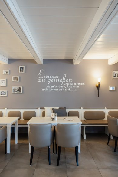 Innenansicht vom Café Osterhof bei Laue