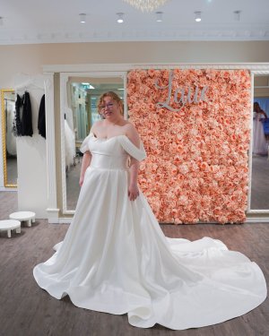 Clean Chic Brautkleid bei Laue Festmoden