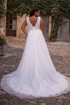 Tres Chic Brautkleider – Die aktuelle Brautkleider Kollektion 2027 44