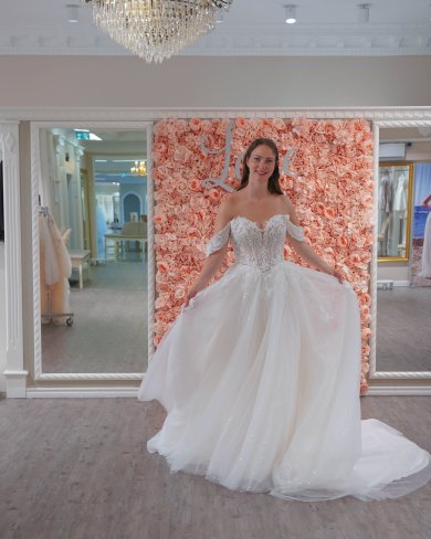 Glitzer Brautkleid bei Laue Festmoden