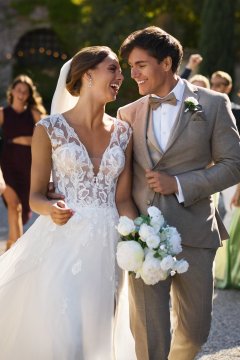 Tres Chic Brautkleider – Die aktuelle Brautkleider Kollektion 2027 47