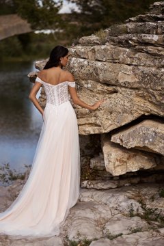 Tres Chic Brautkleider – Die aktuelle Brautkleider Kollektion 2027 24